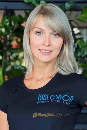 215205 - Antonina Age: 34 - Ukraine