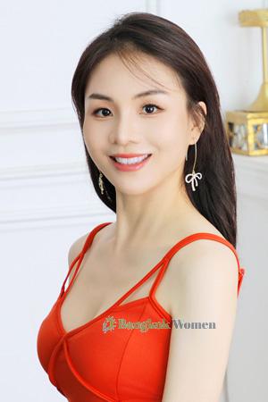 215772 - Queena Age: 36 - China